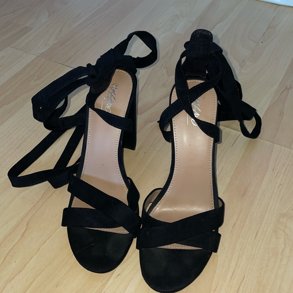Black lace up heels 🖤🖤